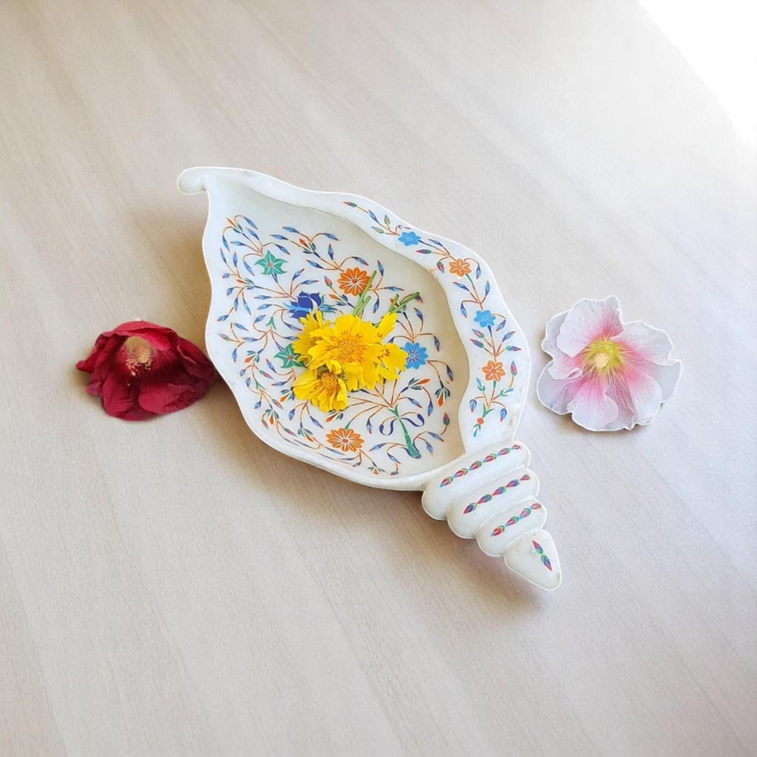 Decorative Marble Inlay Leaf-Shaped Tray